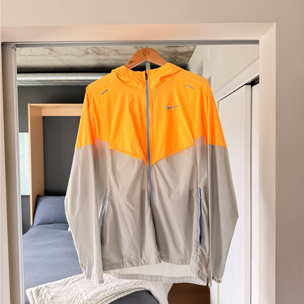Nike Mens windbreaker